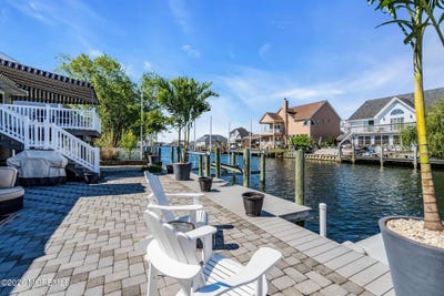 /international/us/30-channel-road-toms-river-nj-110108474890/