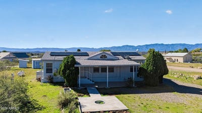 /international/us/35-s-blue-heron-drive-cornville-az-110120773012/