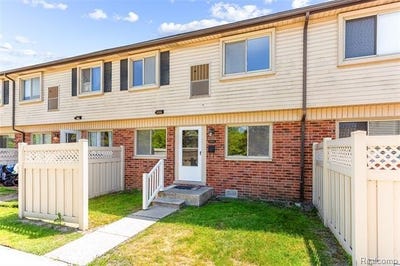 /international/us/24973-mayfair-street-flat-rock-mi-110108679449/