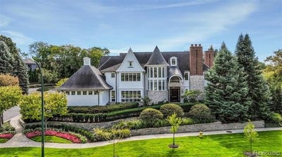 /international/us/100-woodland-villa-court-birmingham-mi-110120093835/