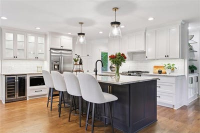 /international/us/3930-cottage-lane-minnetonka-mn-110100481678/?lang=en