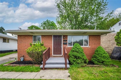 /international/us/5597-kenton-avenue-maple-heights-oh-110108226306/