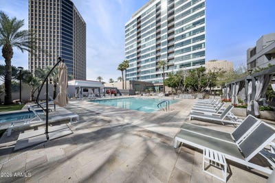 /international/us/1-e-lexington-avenue-phoenix-az-110108543580/