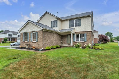 /international/us/13047-cumberland-court-belleville-mi-110100808259/