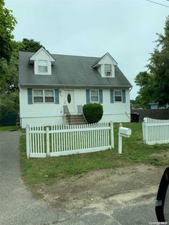 /international/us/27-oneill-avenue-bay-shore-ny-110096108203/