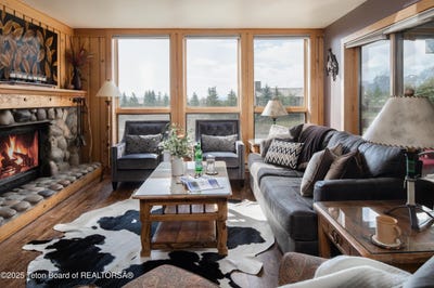 /international/us/3600-w-michael-drive-teton-village-wy-110099903731/