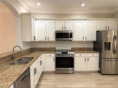 /international/us/9723-heatherstone-lake-ct-estero-fl-110106330186/