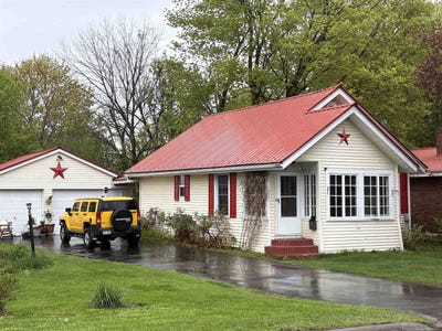 /international/us/75-grove-street-massena-ny-110107992855/