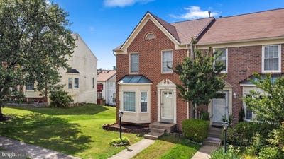 /international/us/16812-winston-lane-woodbridge-va-110108959122/