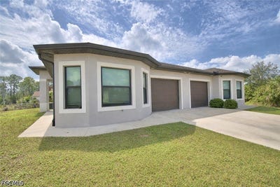 /international/us/713-715-w-12th-street-lehigh-acres-fl-110106989090/