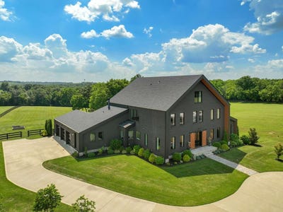 /international/us/689-sarah-blake-lane-versailles-ky-110100683757/
