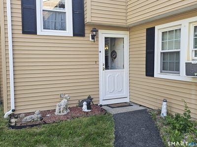 /international/us/18-meryl-court-groton-ct-110108189542/