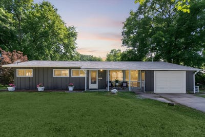 /international/us/4-woodcliff-road-montgomery-il-110108582568/
