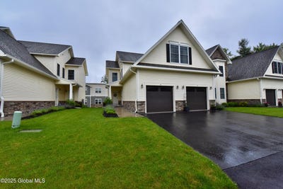 /international/us/16-anthony-place-ballston-ny-110100330371/