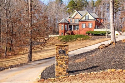 /international/us/351-shoals-lane-clarkesville-ga-110104069577/