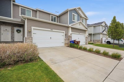 /international/us/7549-n-hutch-ln-eagle-mountain-ut-110107850221/