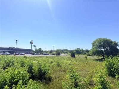 /international/us/3-63-acres-truax-lane-eau-claire-wi-110119468345/