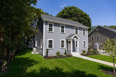 /international/us/122-canal-street-blackstone-ma-110106849215/