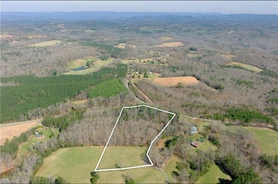 /international/us/1019-12-george-road-westfield-nc-110107309393/