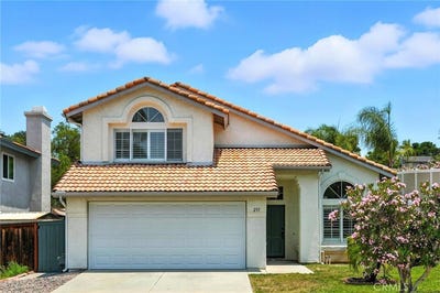 /international/us/251-royal-glen-drive-fallbrook-ca-110101062217/