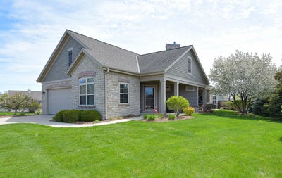 /international/us/n114w17862-blackstone-ct-germantown-wi-110107878543/