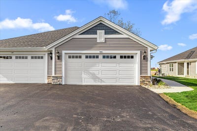 /international/us/540-hunter-oaks-blvd-watertown-wi-110107545779/