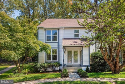 /international/us/10046-beacon-pond-lane-burke-va-110120460309/