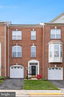 /international/us/12957-wood-crescent-circle-herndon-va-110107762470/