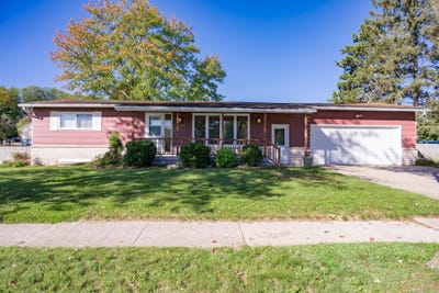 /international/us/1151-n-dewey-avenue-reedsburg-wi-110120463554/
