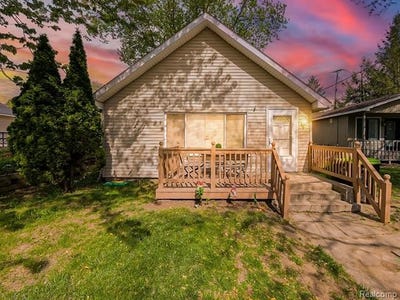 /international/us/1325-e-lake-drive-novi-mi-110107925033/