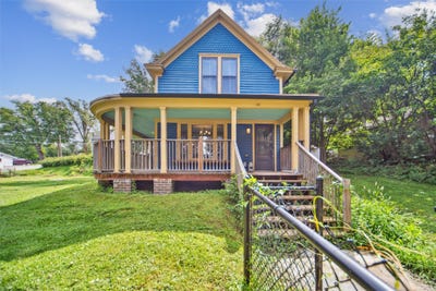 /international/us/108-s-walnut-street-colfax-ia-110101582333/