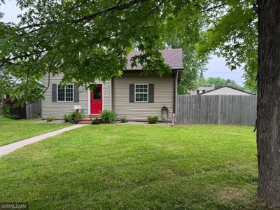 /international/us/343-watkins-street-mora-mn-110108987518/