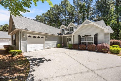 /international/us/703-hummingbird-s-swansboro-nc-110108179665/
