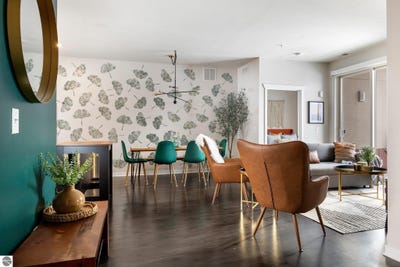 /international/us/630-s-garfield-avenue-traverse-city-mi-110101401532/