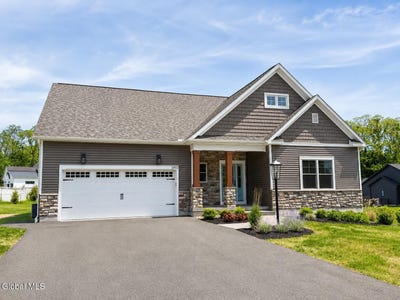 /international/us/2802-phillips-road-castleton-ny-110108544139/