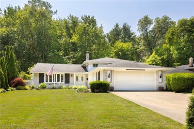 /international/us/27933-edgepark-boulevard-north-olmsted-oh-110100158587/