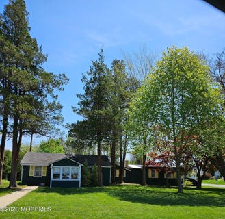 /international/us/1704-monmouth-boulevard-wall-nj-110108383595/