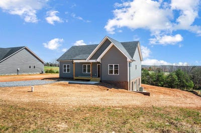 /international/us/10606-leesville-road-lynch-station-va-110105722060/