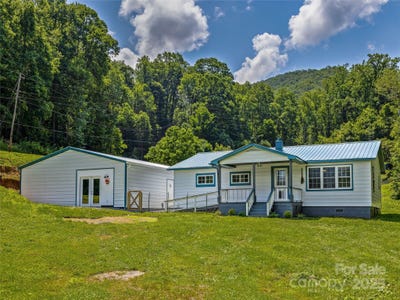 /international/us/471-claude-cook-road-sylva-nc-110100511204/
