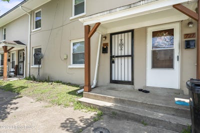 /international/us/725-s-16th-st-louisville-ky-110108713182/