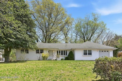 /international/us/5-lone-oak-road-middletown-nj-110107396673/