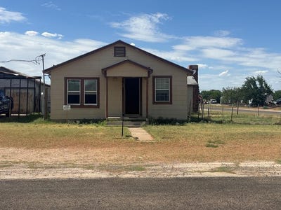 /international/us/301-4th-wickett-tx-110109135646/