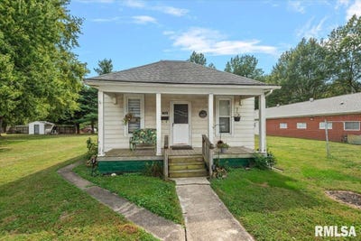 /international/us/714-e-thompson-street-taylorville-il-110120110056/