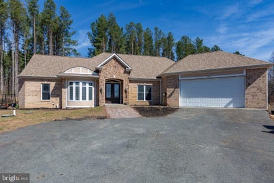 /international/us/3701-white-hall-road-king-george-va-110099802480/