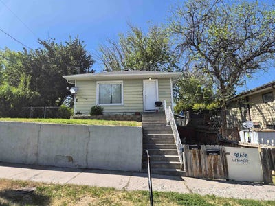/international/us/926-w-young-st-pocatello-id-110108266597/