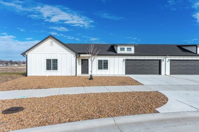 /international/us/490-e-harper-st-valley-center-ks-110104635424/