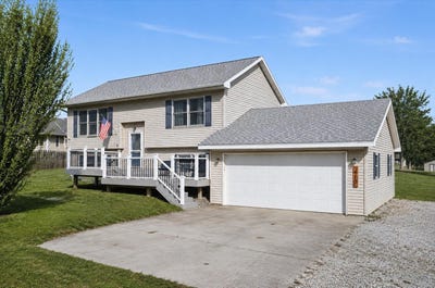 /international/us/410-mckee-road-underwood-ia-110108617210/