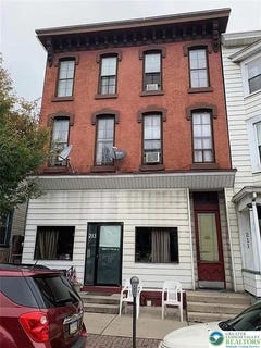 /international/us/213-w-broad-street-tamaqua-boro-pa-110099386833/?lang=fr