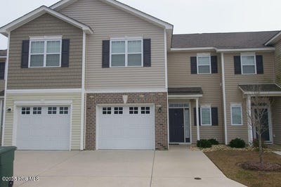 /international/us/101-fosbury-way-greenville-nc-110106276378/