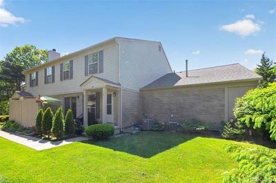 /international/us/70-pine-tree-ridge-drive-waterford-twp-mi-110108260100/